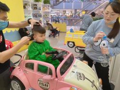 -爆米花儿童美发乐园