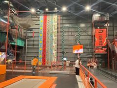 -极限PLAY运动娱乐新世界·团建派对潮玩休闲馆·室内蹦极高空游乐园