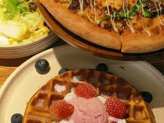 -Dragon Pizza•圆脸龙披萨·牛排餐厅