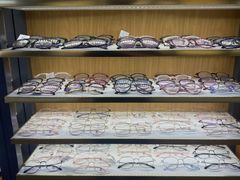 -优医视平价眼镜超市蔡司依视路折扣(小马厂店)