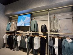 -百年港湾奥特莱斯(香炉礁店)
