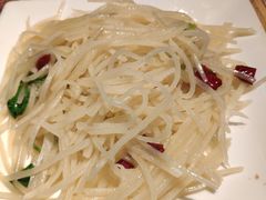 香菜梗炝土豆丝-绿茶餐厅(光谷世界城步行街店)