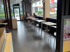 -麦当劳(常山服务区得来速店)