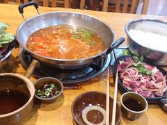 红酸汤锅-苗阿哥