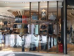 -lululemon(上海浦东IFC店)