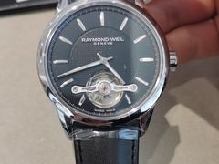 -亨吉利世界名表中心(砂之船奥莱店)