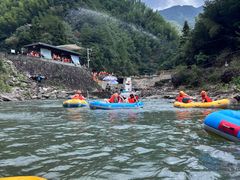 -安吉龙王山峡谷漂流