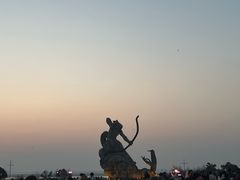 -巴陵广场
