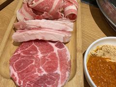-江南猪肉商会无限续吃(弘大店)