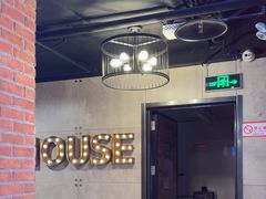 -唱吧麦颂KTV(西单华威潮铺街店)
