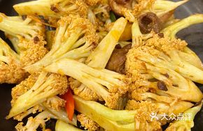 Beef Sauce Stir-fried Cauliflower