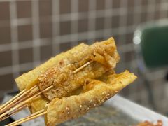 -何妹湿辣牛肉·粤式烧烤砂煲(桂雅路店)