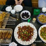 烧烤真的超赞，马扎好做，焖饼好吃