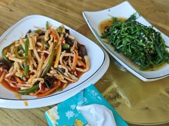鱼香肉丝-俺家菜馆(百里峡店)