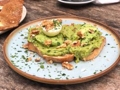 牛油果煮蛋吐司-RAC BAR(安福路店)