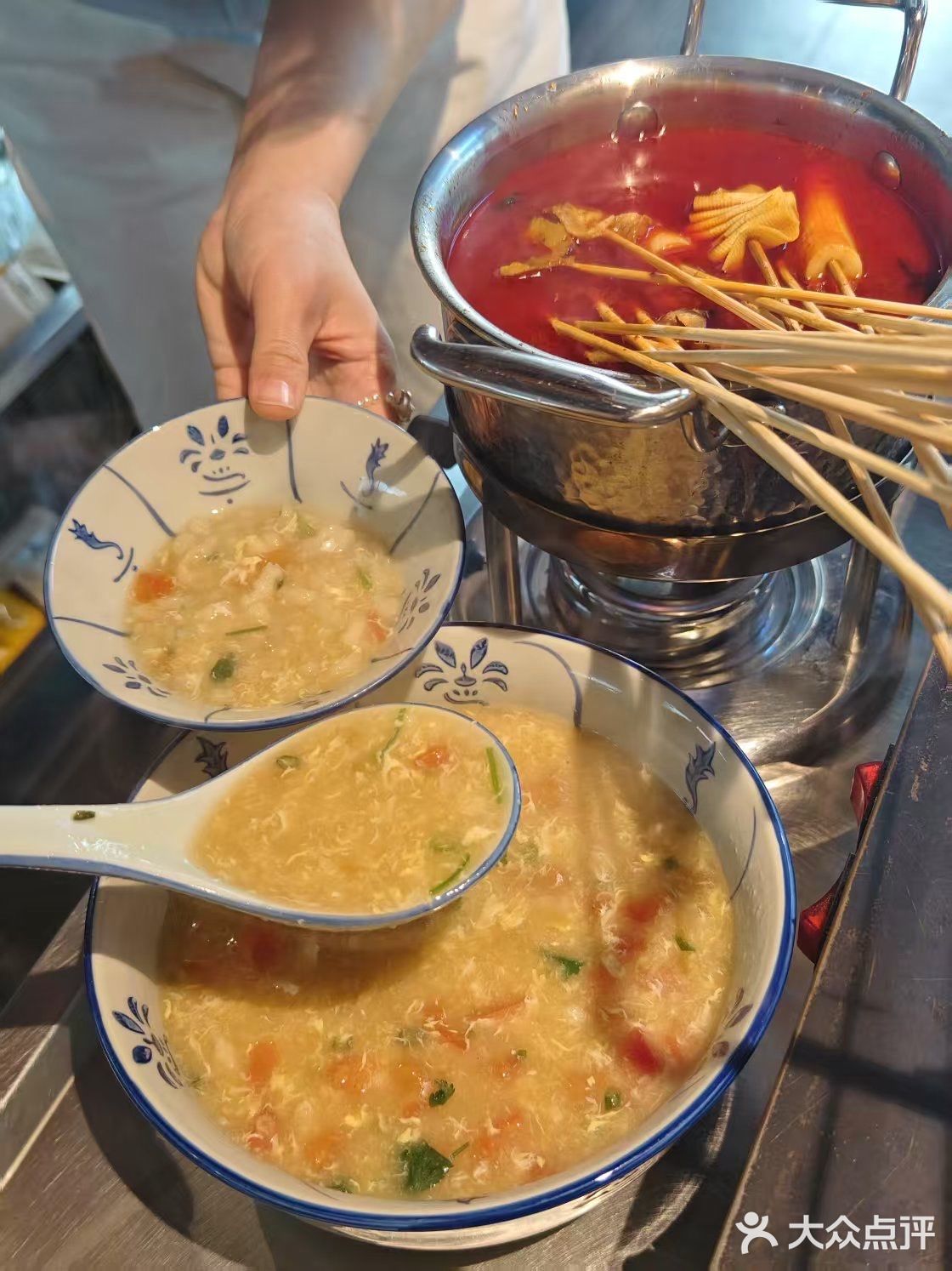 早就听说这家电烤串，可以自己烤也可以让店员帮忙