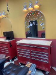 -Devilhands Barbershop男士理容店