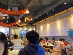 大堂-渝是乎酸菜鱼·川渝小炒(新世界百货望京店)