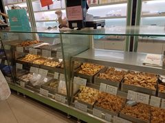 面包甜点陈列柜-上海哈尔滨食品厂(淮海中路店)