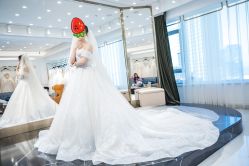 -拉瑞娜LaReine婚纱礼服高级定制