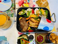 -水桶王国主题餐厅·聚会·生日派对·亲子活动·家庭套餐(亚龙湾希尔顿店)