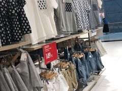 -优衣库(北京万柳华联购物中心店)