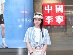 -王府井奥莱临潼小镇(临潼店)