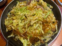 铁板包菜粉丝-二姐家三个拿手菜·北塘海鲜·大馅锅贴王(成林道店)