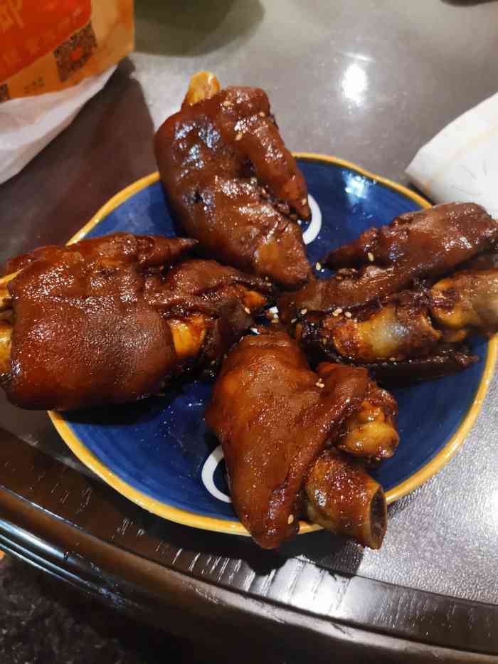 耍家猪脚(天天尚街店)-"[薄荷] 环境: 中医院公交车站附近的耍.