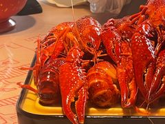 -肥肥虾庄·金牌油焖大虾(汉街SKP店)