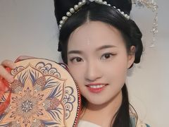 -翩若国风汉服体验馆