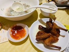 招牌烤乳鸽-石岐佬中山菜馆(张溪店)