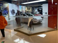 -TESLA 特斯拉(郑州正弘城体验店)