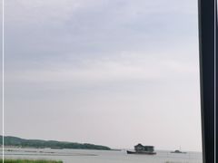 -亮河湾山庄