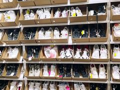 -唯品会(北京国瑞城店)