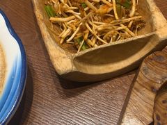 -老滇山寨•云南特色菜•地方菜•民族风情歌舞表演(金碧店)