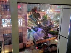 -凤凰路何眼镜香辣蟹(花果园店)