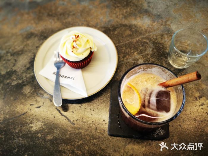 BE NORMAL CAFE(霞溪路店)玫瑰杯子蛋糕图片