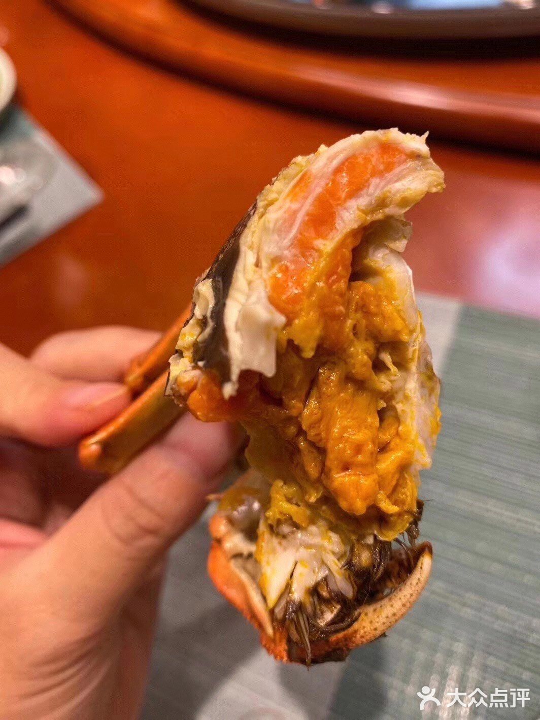 满黄满膏的大螃蟹