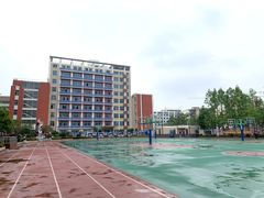 -上海市工商外国语学校