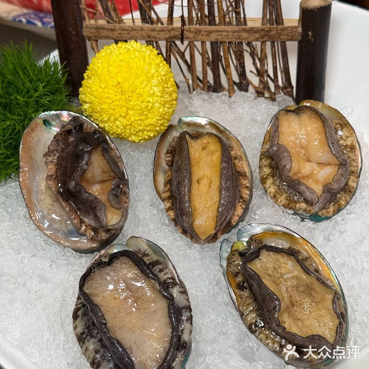 杭州新开的，花了1341r居然够11人吃！