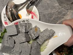 -忘情水鱼头·鲜鱼火锅(滨江中路店)