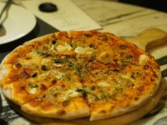 金枪鱼披萨-at cafe 意大利餐厅(集美店)