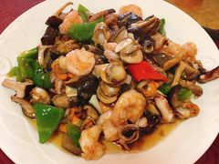 -鑫渔港海鲜本地菜·山海关浑锅(东戴河店)