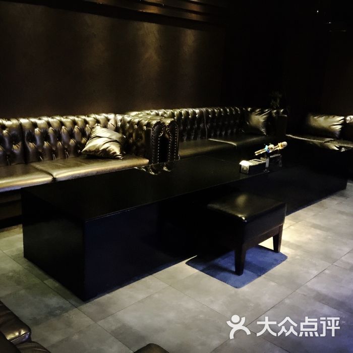 r2 lounge bar鸡尾酒吧
