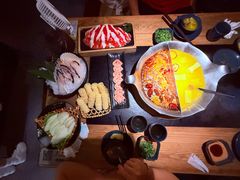 台式麻辣花胶鸡双拼锅-湊湊火锅·茶憩(上海合生汇店)