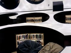 -涨巢·潮玩水疗局