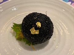 法国黑松露流沙芝麻球-玖尹-新派中式餐酒馆