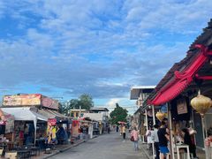 -席娜卡琳火车铁道夜市