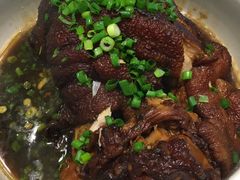 -老码头黑皮肘子锅包肉(赣水路店)